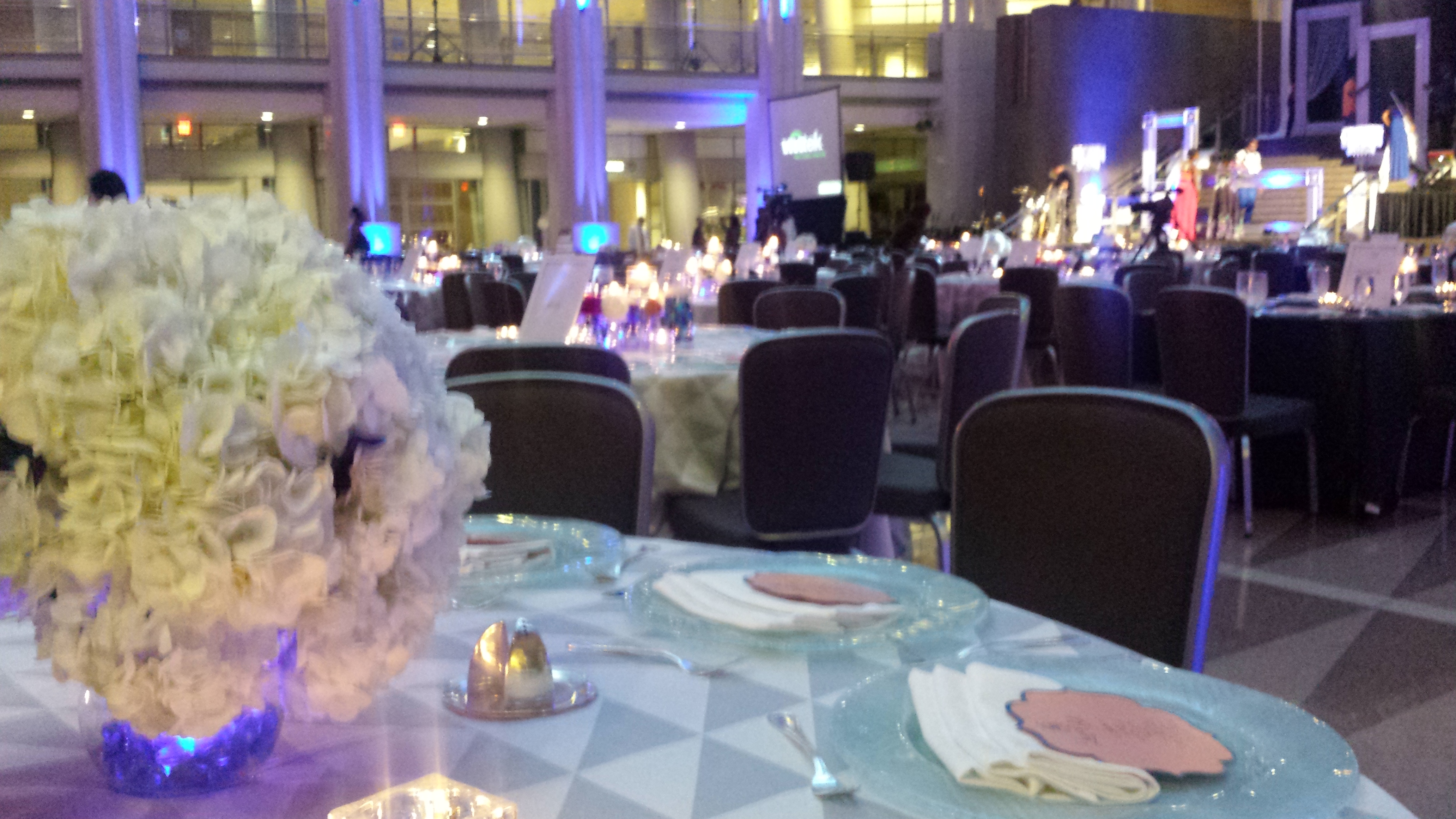 Alternating Centerpieces Ronald Reagan Building Washington DC Florist